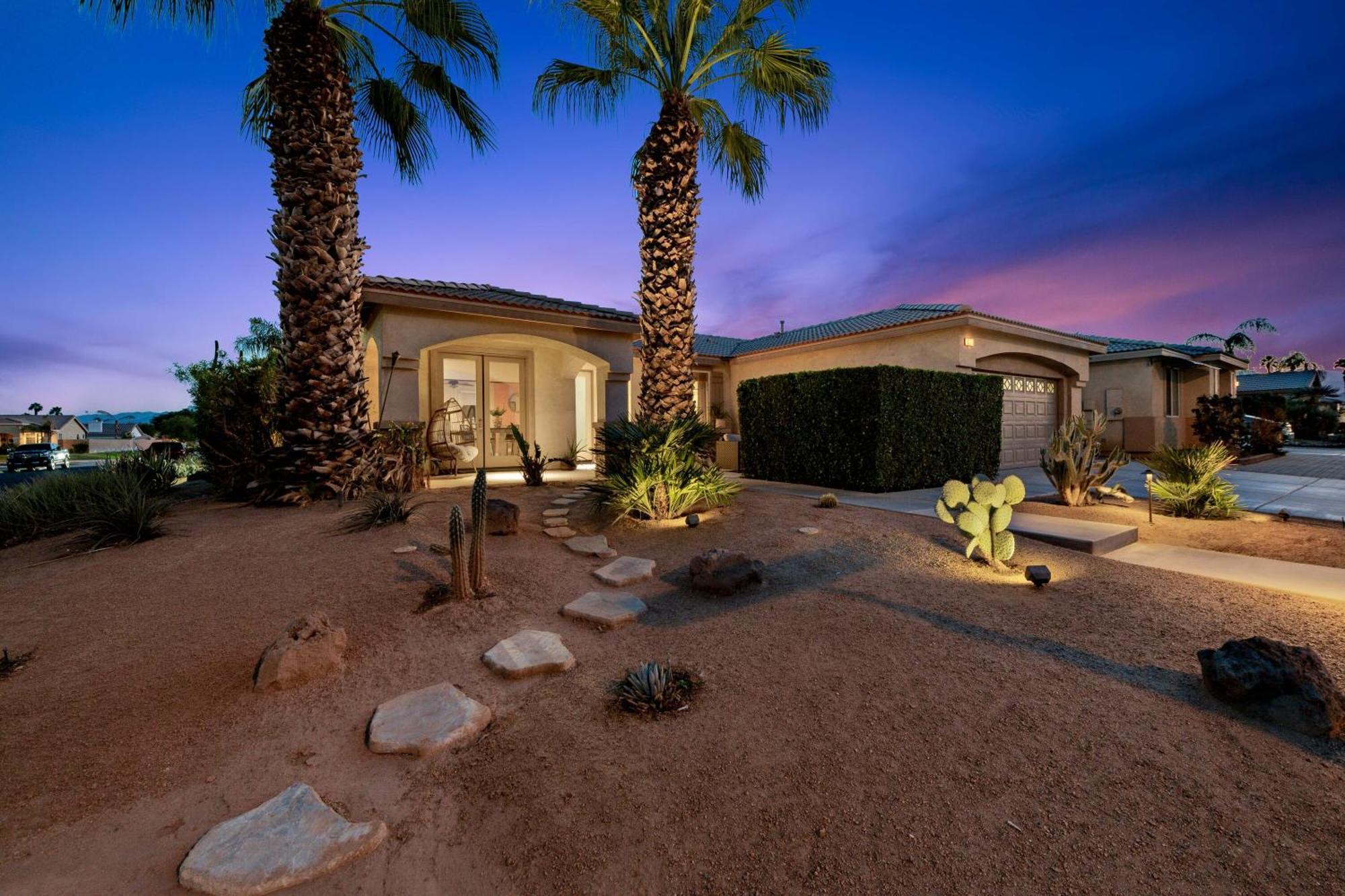 Casa Desert Muse With Heated Pool Spa Firepit Mini Golf And Games إنديو المظهر الخارجي الصورة